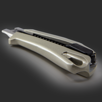 CUTTER ALU Doré K-Steel 18mm (S/Carte) Black Blade SK2 - 18mm